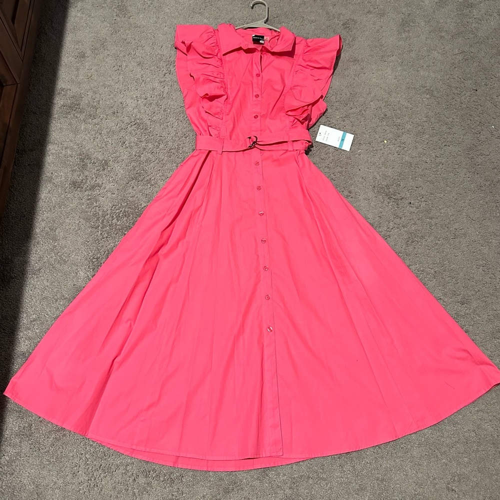 beautiful dress, it looks very nice but I lost weight I could never wear it 😫